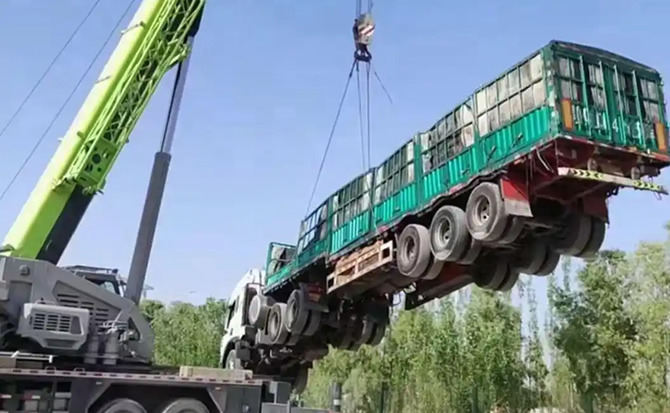 萨嘎道路脱困救援案例